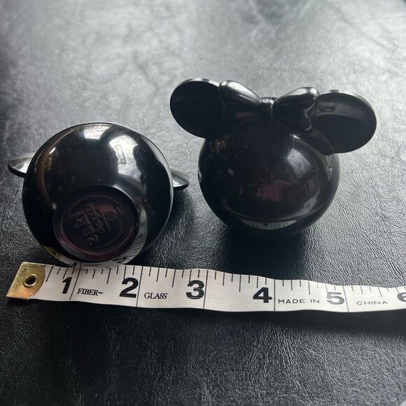 Minnie Mouse & Mickey Mouse Salt & Pepper Shakers - Picture 6 of 7